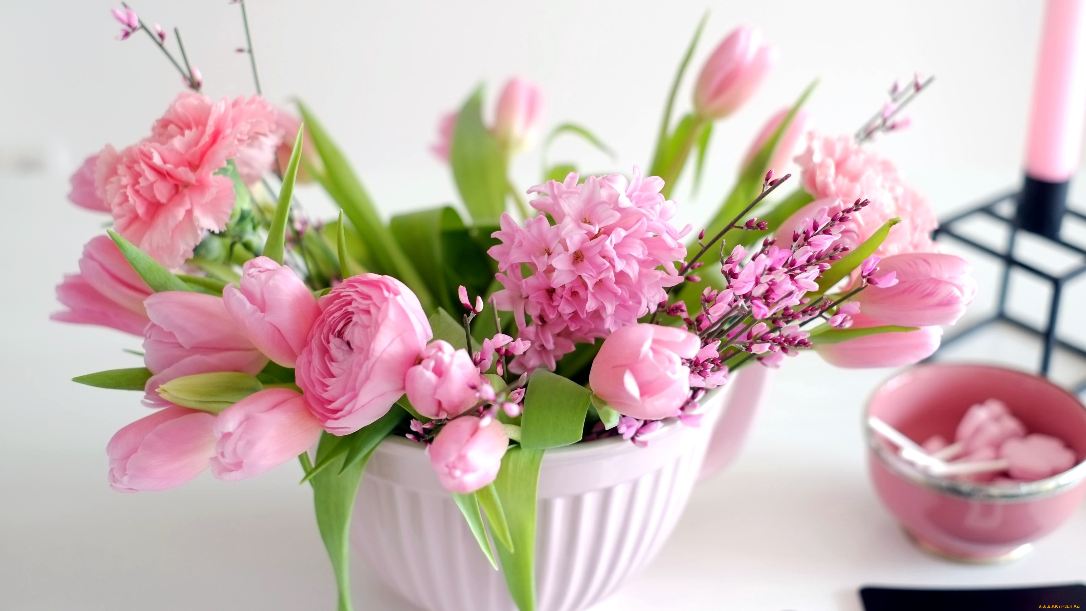 Мартовские цветы красивые. Весенние цветы. Весенний букет. Красивые весенние цветы. Букет весенних цветов.